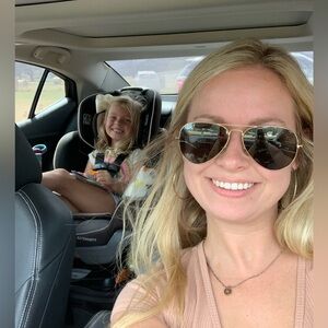 Meet your Posher, Danielle